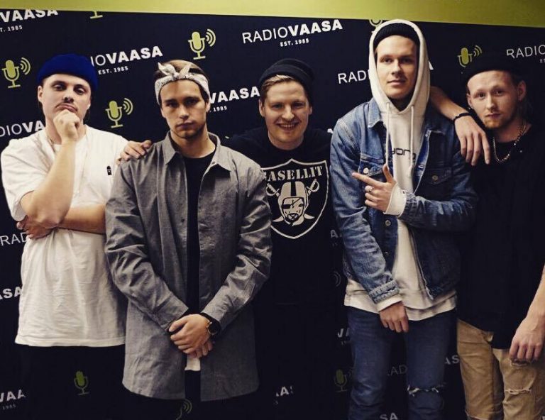 radio vaasa frsh studiossa vieraana mouhous ja radio vaasa frsh studiossa vieraana mouhous ja